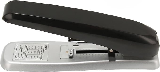 Ergonomische Nietmachine - Compacte Nietmachine - Papier Inbinden - Stabiele Antislip Basis - 100 Vel Capaciteit - Zwart