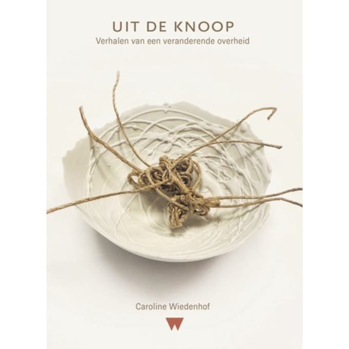 Uit De Knoop - Caroline Wiedenhof