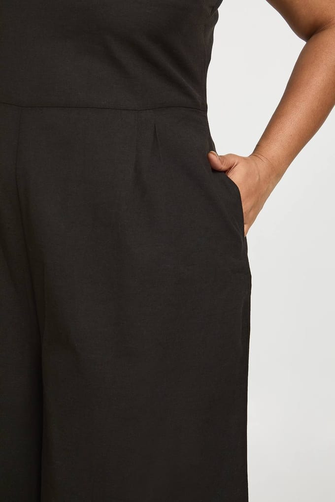 boohoo Dames Plus Linnen Jumpsuit Met Éen Schouder | Black | Maat: 22