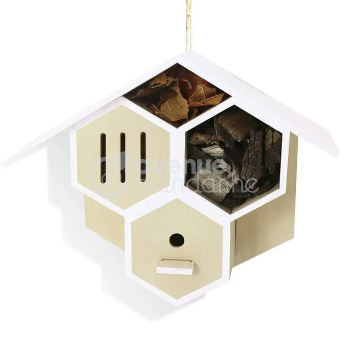 Insectenhotel wordt gebouwd Avenue Mandarine