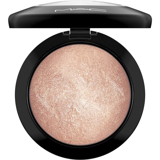 MAC Mineralize Skinfinish Highlighter (Various Shades) - Soft and Gentle