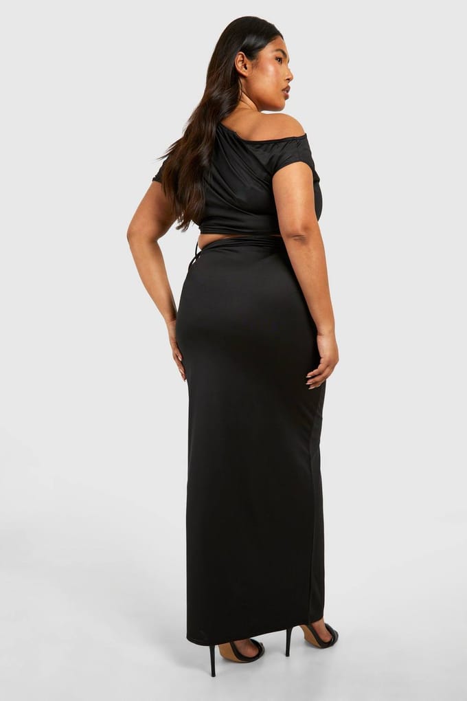 boohoo Dames Plus Geritste Drapeer Schouder Crop Top en Maxi Rok | Zwart | Maat: 56