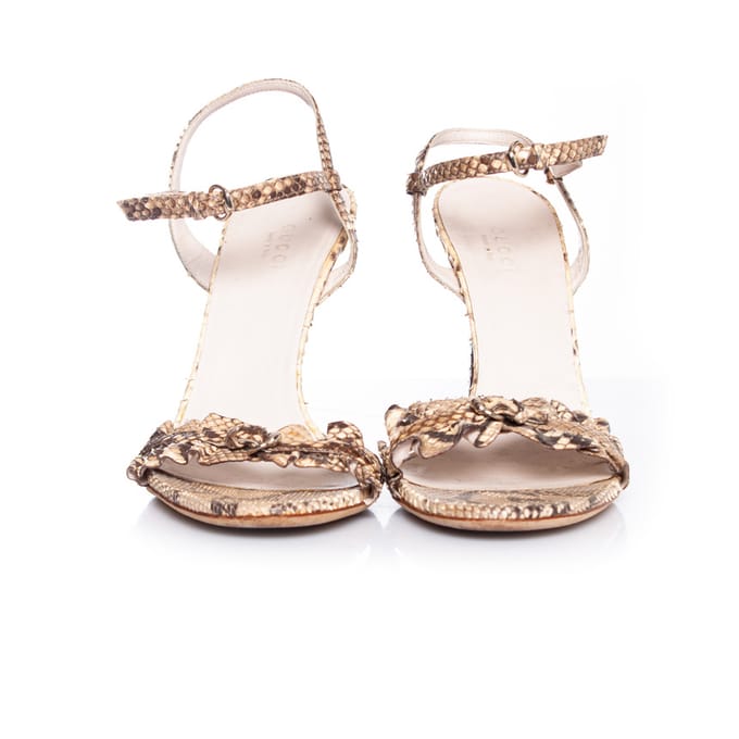 Gucci Neutral gekleurde python sandaal.