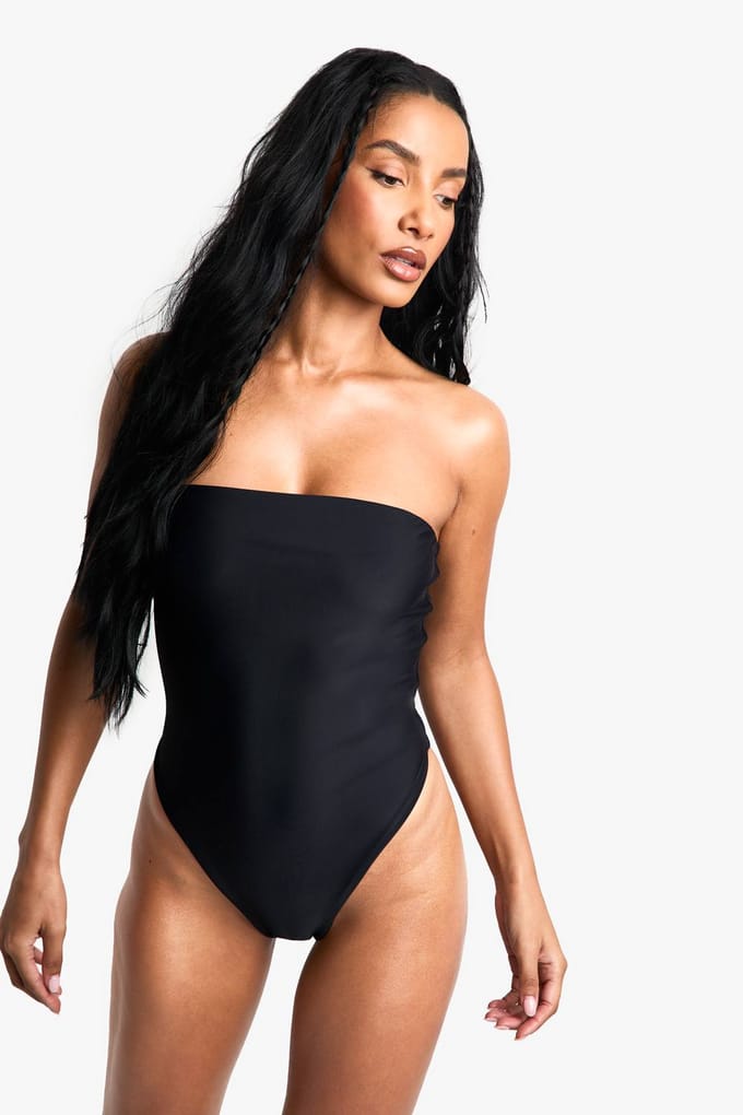 boohoo Dames Petite Badmode Essentials Bandeau Badpak | Zwart | Maat: 40