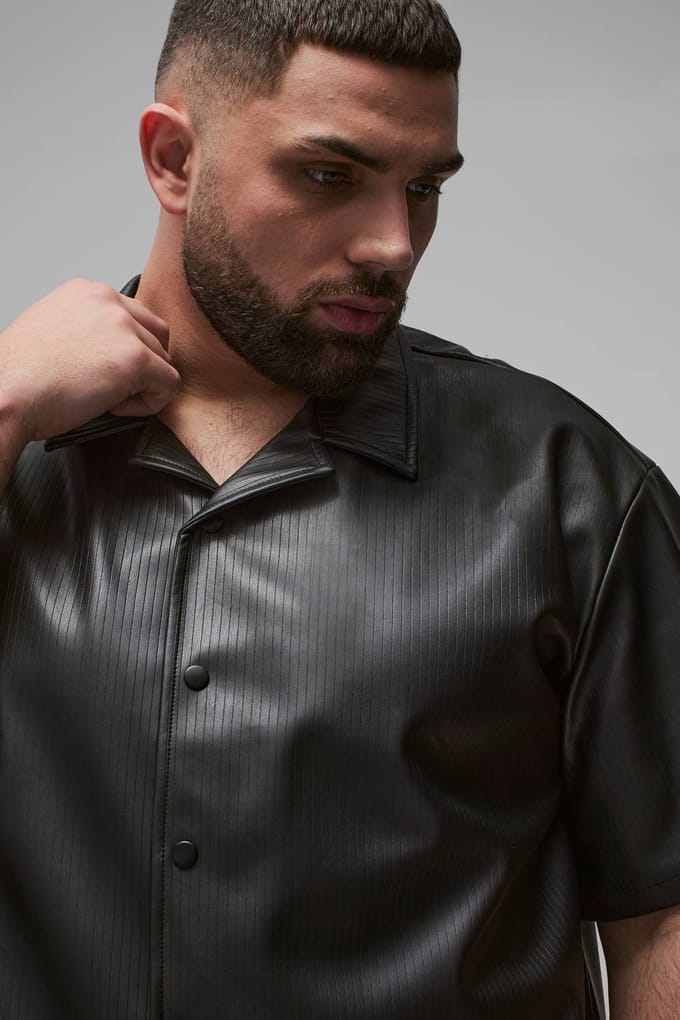 Plus Geplooide PU Boxy Oversized Shirt | Black | Size 2XL