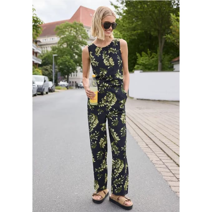 Wide Leg jumpsuit in casual pasvorm