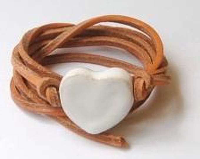 Armband hart wit met naturel veter