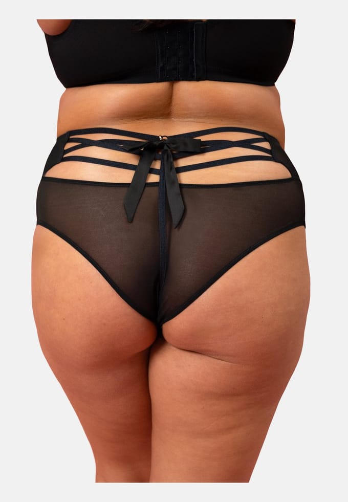 High-Brazilian CHÉRIE