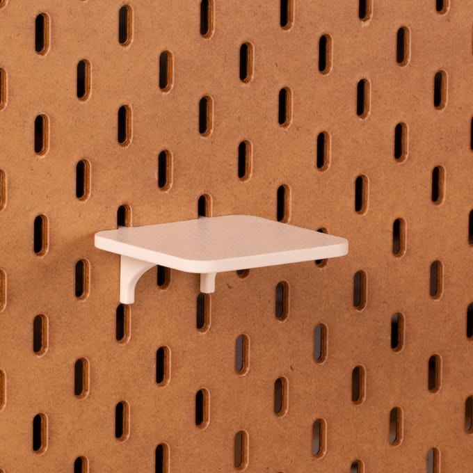 Standaard plankje vlak voor Ikea Skadis Pegboard 8x7,5 cm - Wit - Display