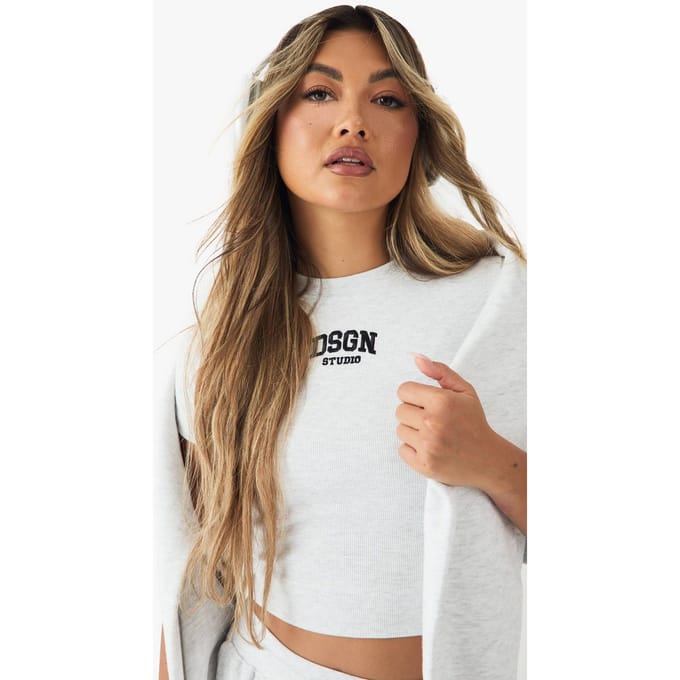 boohoo Dames DSGN Studio Collegiate Geborduurde Rib Baby T-shirt | Asgrijs | Maat: 52