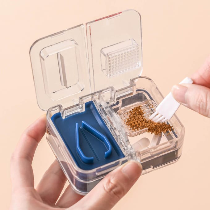 Boîte à médicaments portable Mini petite pilulier Couper Moudre Médicament Médicament scellé bleu