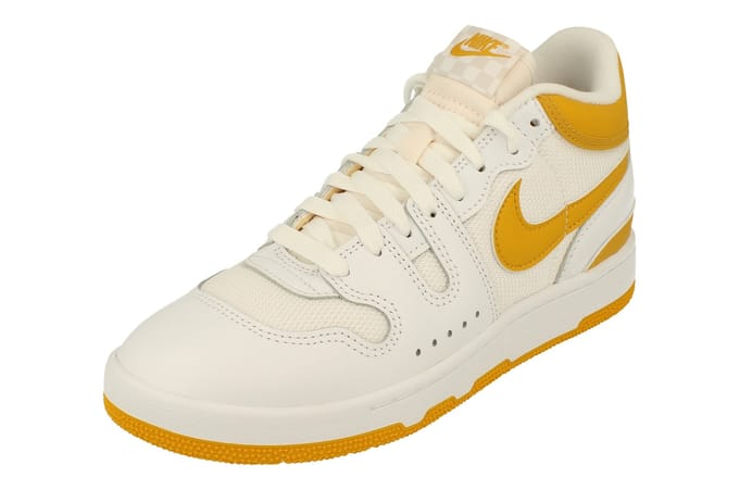 Nike Attack Qs Sp Gele Details Witte Sneakers