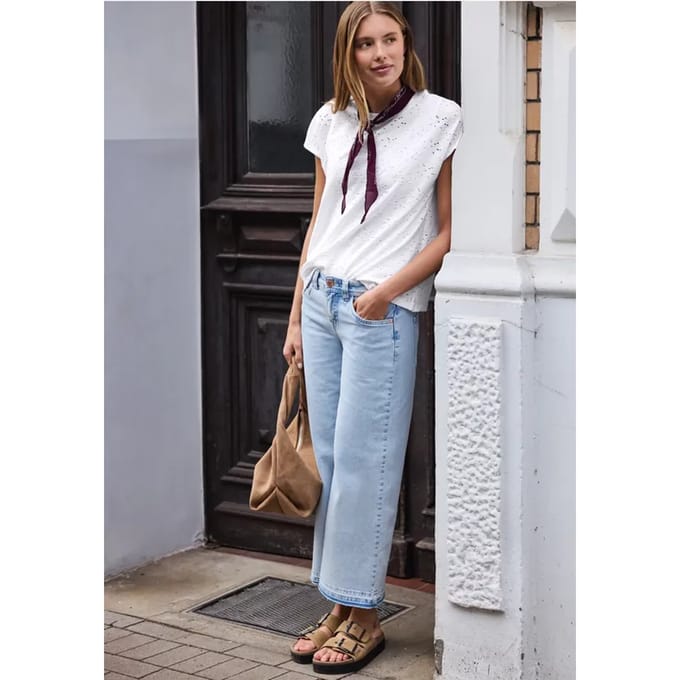 Shirt met overhangende schouder in kant