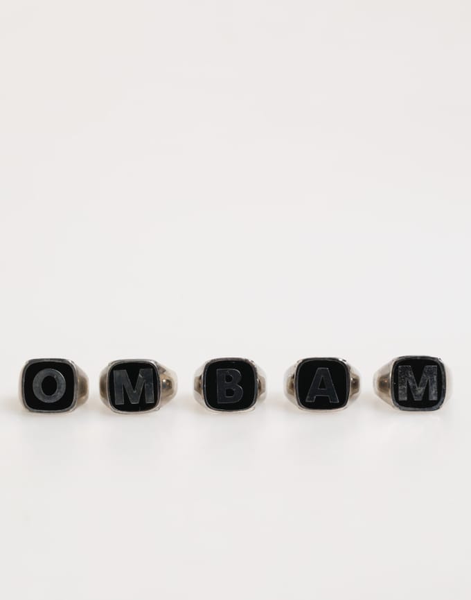 Initiële Letter Zilveren Ring