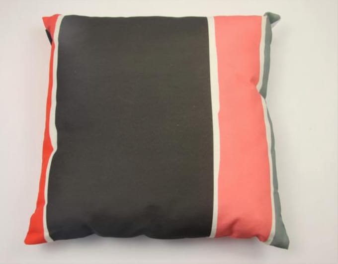 Madison sierkussen 45x45 cm Angel red
