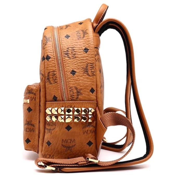 MCM Stark Sac à dos en toile et cuir à imprimé monogramme classique, double face, clouté, unisexe, couleur Marron Cognac MMKAAVE10CO001 Basic Set (Bag+Dust Bag)