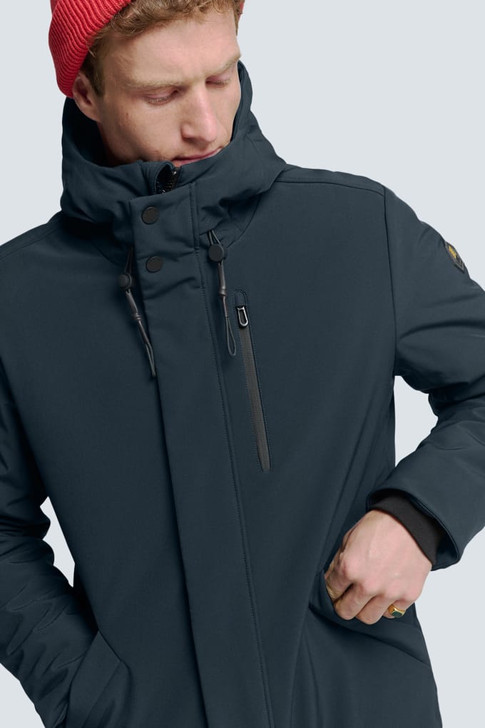 Softshell jas met capuchon en stretch: Comfort en functionaliteit in één