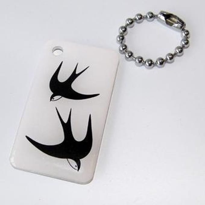 QR-Code tag Zwaluw met balletjes ketting