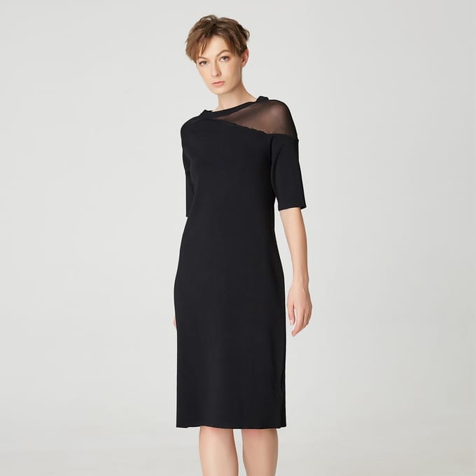 Minimalistische jerseyjurk met asymmetrisch snijden