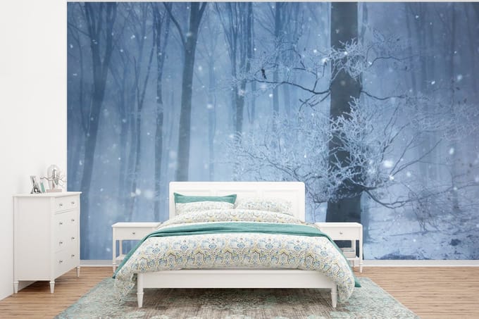 Behang - Fotobehang Bos - Winter - Sneeuw - Breedte 295 cm x hoogte 220 cm