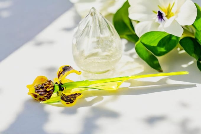 Glazen Iris Groot - Bruin Geel - Bloem van Glas - Bloemen - Kunstbloemen - Decoratie