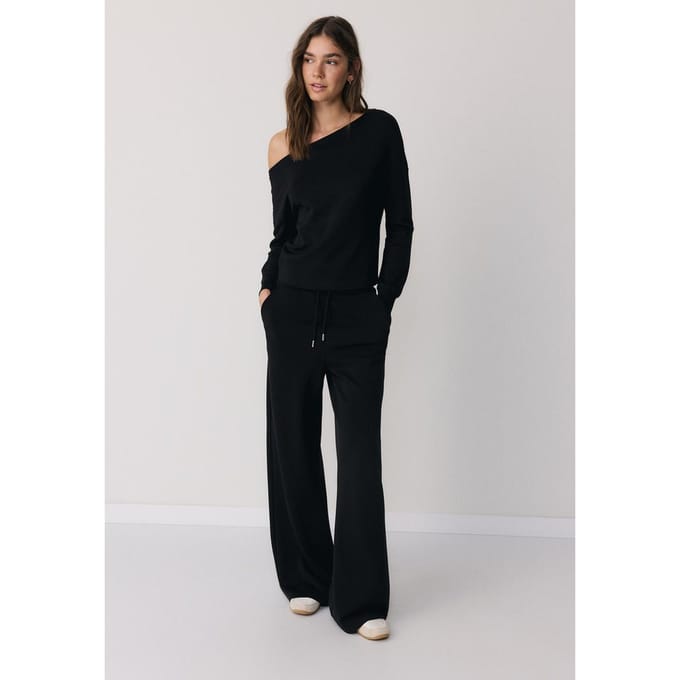 Stradivarius Soft touch sweater met blote schouder  Zwart M