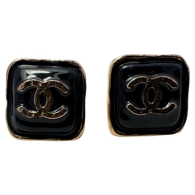 Chanel CC oorknopjes in zwarte hars