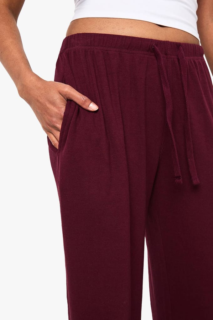 Dames Boohoo Basics Rib Broek met rechte pijpen | Donkerrood | Maat: 36