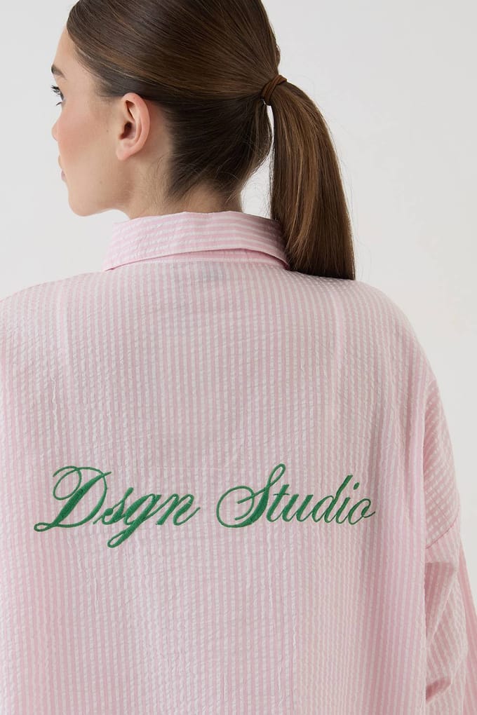 Dames Dsgn Studio Geborduurd Oversized Gestreept Shirt | Light Pink | Maat: Medium