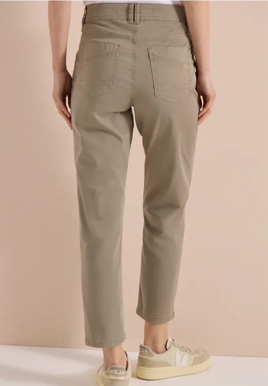 7/8 Mid Waist Slim Legs broek in casual fit