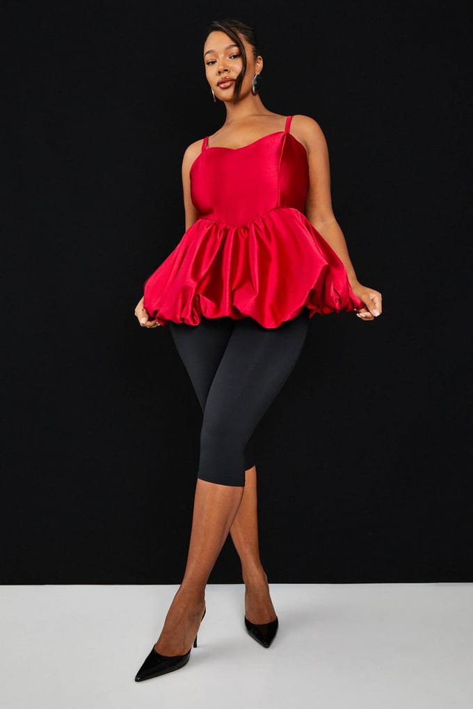 boohoo Dames Plus vierkante hals puffball top | Red | Maat: 16