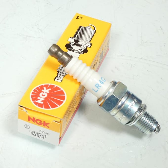 Bougie d'allumage NGK pour Auto LR4C-E / 94931 Neuf