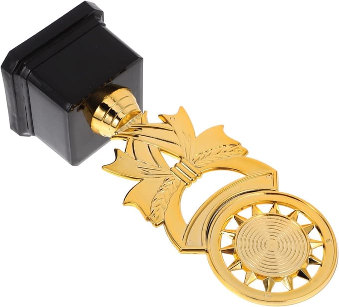 Kinder Trofee - Prijs Beker - Feest Competitie - Duurzaam Plastic - 21 cm Hoog - Goudkleurig