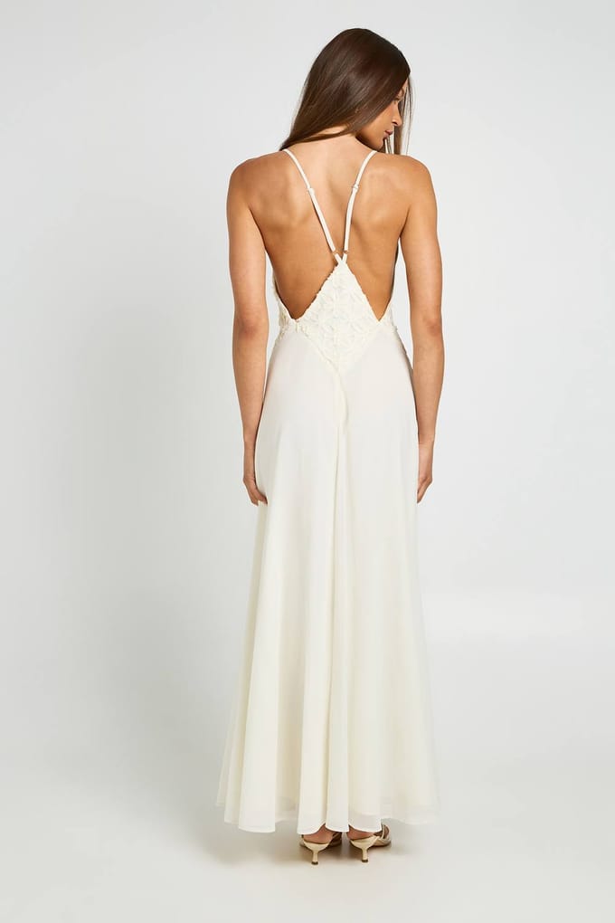 boohoo Dames Chiffon Maxi Jurk Met Zwevend Effect En Applique Detail | Wit | Maat: 38
