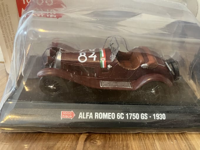 Alfa Romeo 1750 GS Spider #84 Winner Mille Miglia 1:43