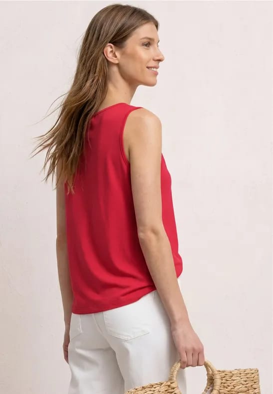 Top met V-hals en knoopdetail
