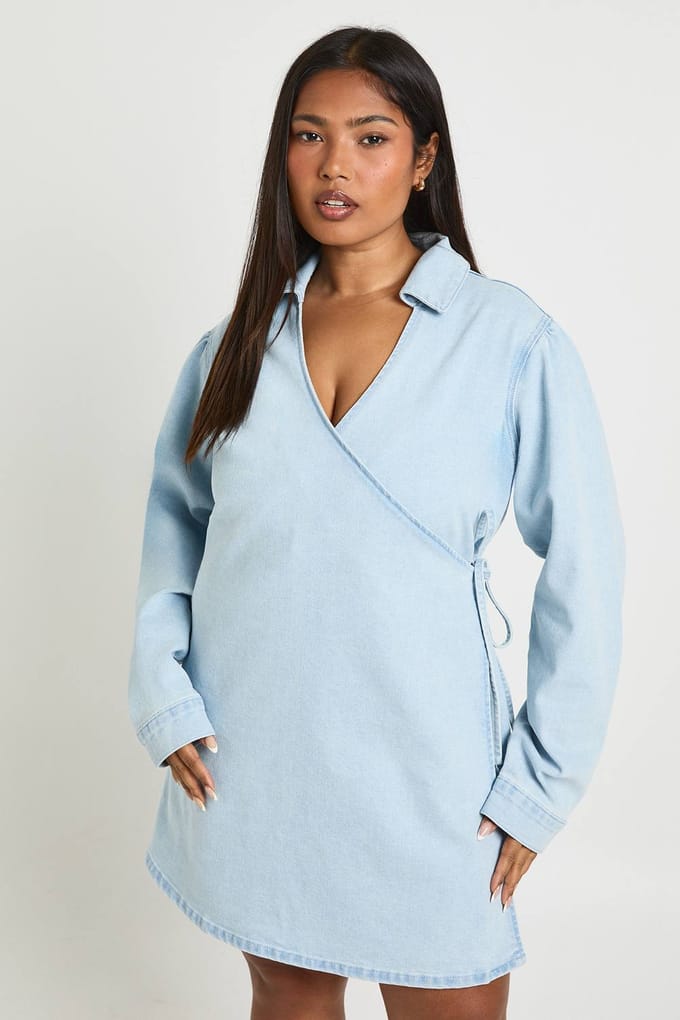 boohoo Dames Plus Denim Wikkel Jurk | Gebleekt | Maat: 44