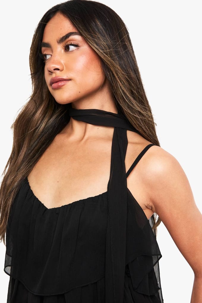 boohoo Dames Crinkle Chiffon Ruffle Sjaal Cami | Zwart | Maat: 36