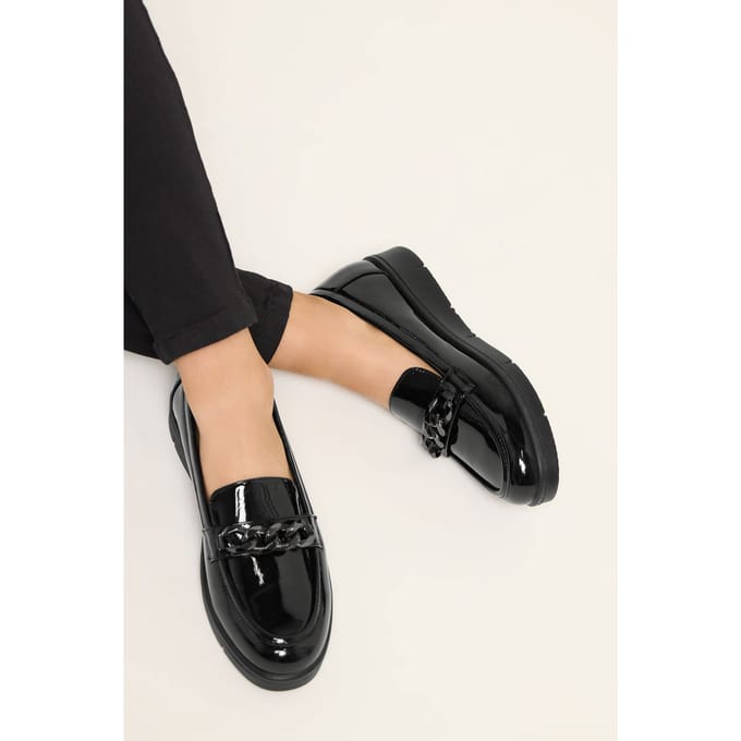 Yours Zwarte Instappers Met Kettingdetail En Brede Epasvorm Size 37EEE