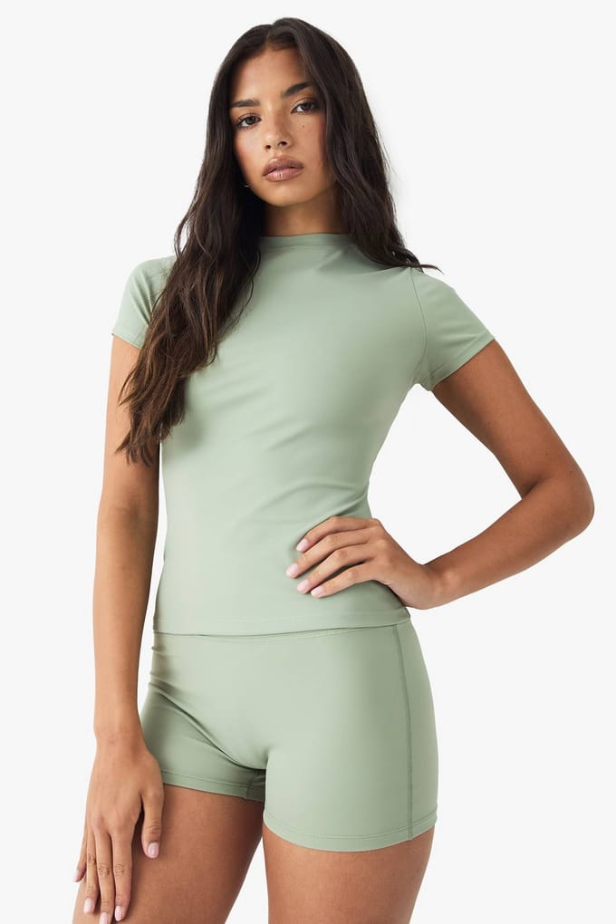 boohoo Dames DSGN Studio Ultra Sculpt Mini Short | Sage | Maat: XL