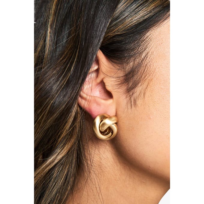 boohoo Dames Geborstelde Knoop Stud Oorbellen | Goud