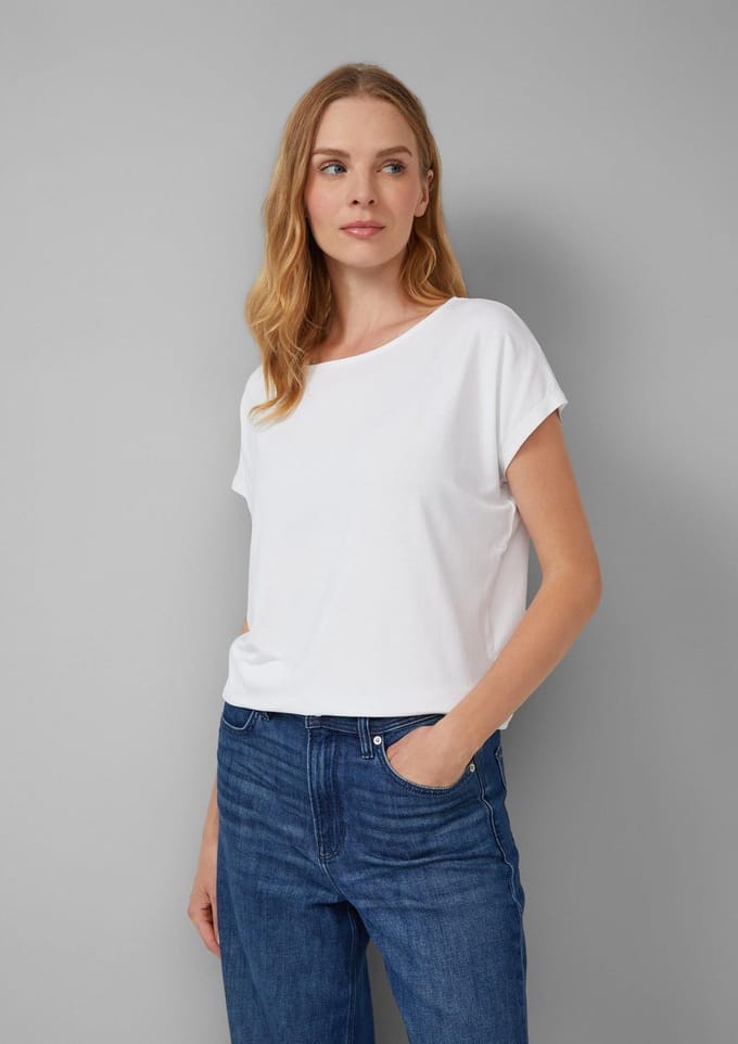 T-shirt met overgesneden schouder