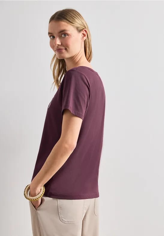Shirt met Wording Artwork