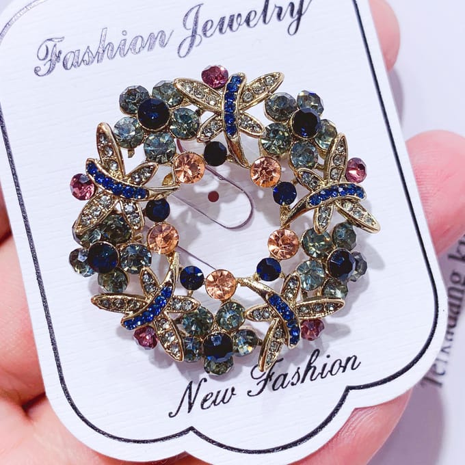 Exquise Temperament Krans Kleur Strass Broche Hol Ingezette Broche gray