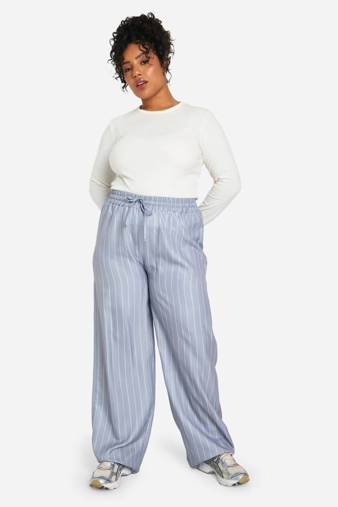 boohoo Dames Plus gestreepte geweven broek met trekkoord | Grijs | Maat: 56