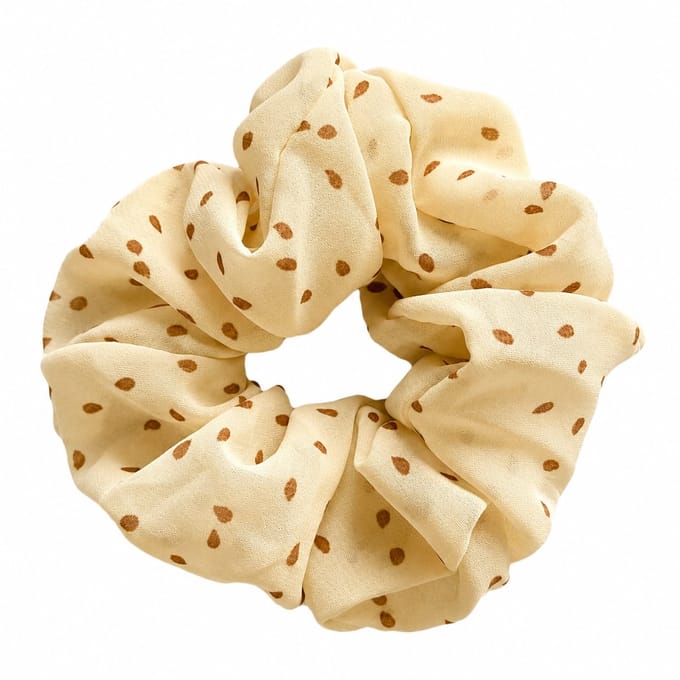 Lajetti Scrunchie Beige met Bruine Stippen – Haar Scrunchie Dames – Zachte Haarwokkel