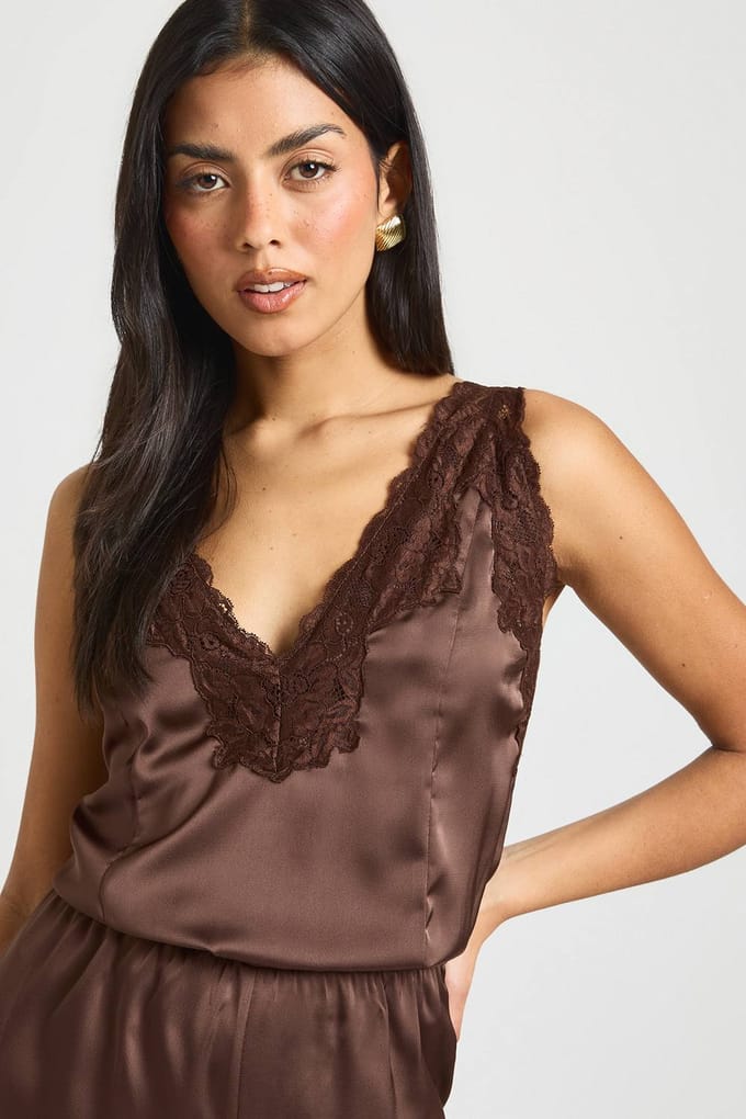 boohoo Dames Satijn Kant Afwerking Harem Broek Jumpsuit | Chocoladebruin | Maat: 34