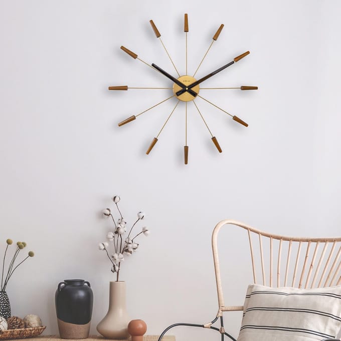 NeXtime Plug Inn – Stille Wandklok – 58 cm – Metaal – Walnoot – Design