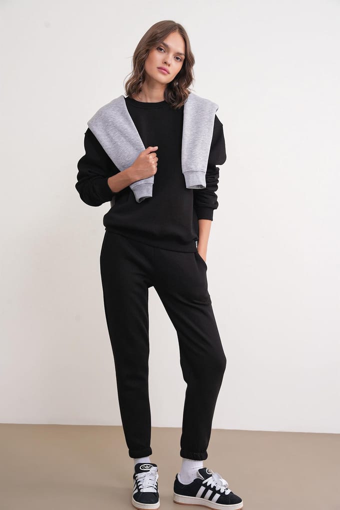 Basis Sweatshirt & Jogger Tweedelige Set