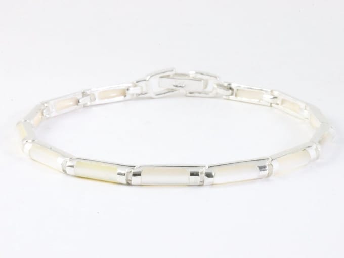 Zilveren armband met parelmoer